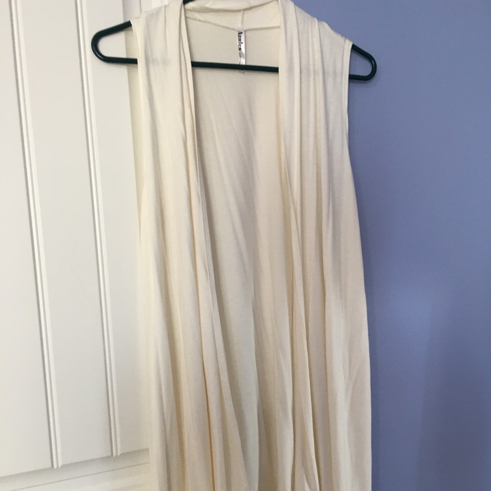 Asymmetrical white soft cardigan never worn! S/M